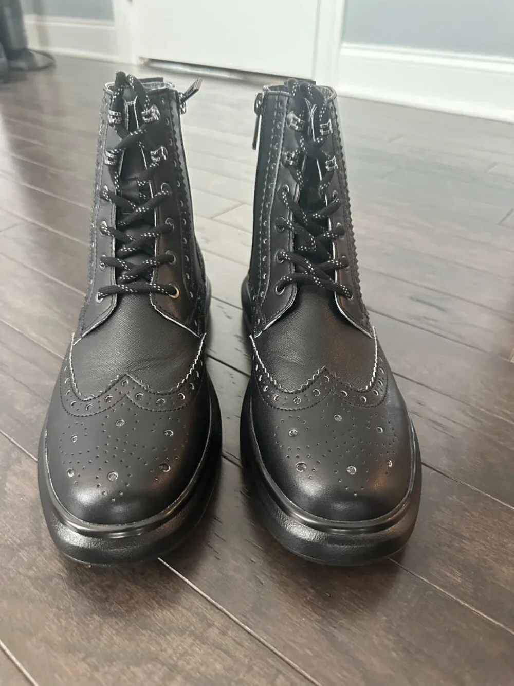 Karl Lagerfeld Paris LFS3008 Men's Black Leather Combat Boots Size 10.5 *NWT*